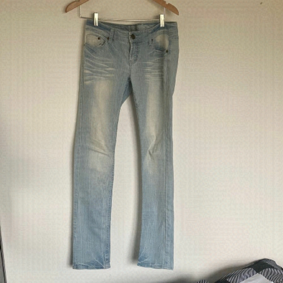 LONDON Light Wash Straight Leg Jean - Picture 1 of 11